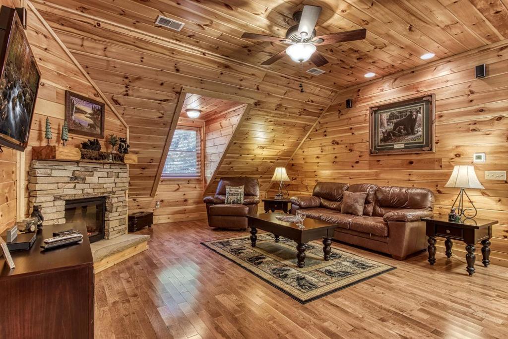 Papa Bear, Hot Tub, Wifi, 1089 Free Tickets Each Paid Day, Dollywood And More Сивиървил Екстериор снимка