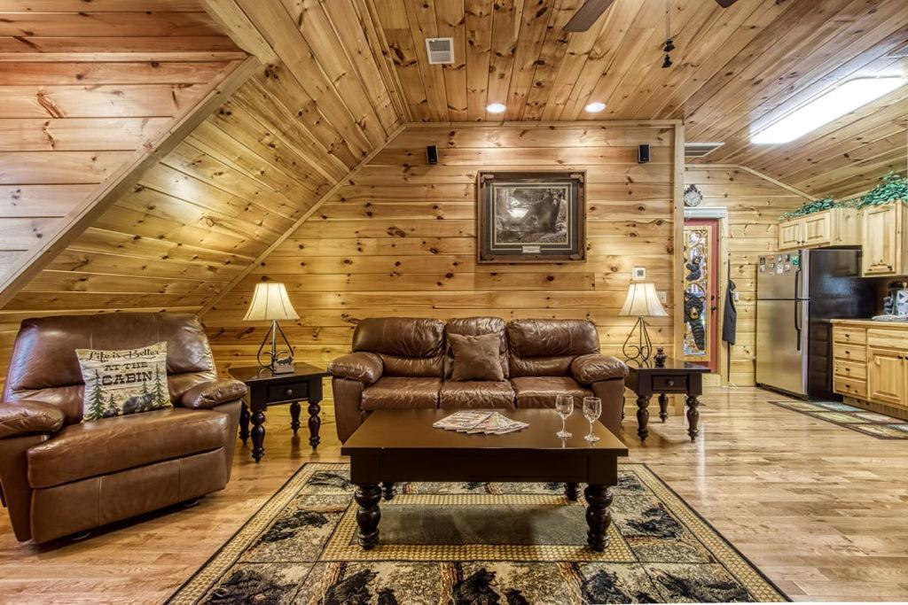 Papa Bear, Hot Tub, Wifi, 1089 Free Tickets Each Paid Day, Dollywood And More Сивиървил Екстериор снимка