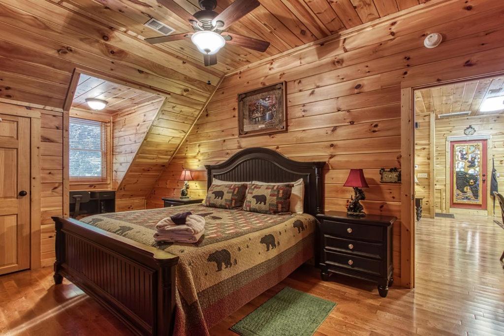 Papa Bear, Hot Tub, Wifi, 1089 Free Tickets Each Paid Day, Dollywood And More Сивиървил Екстериор снимка