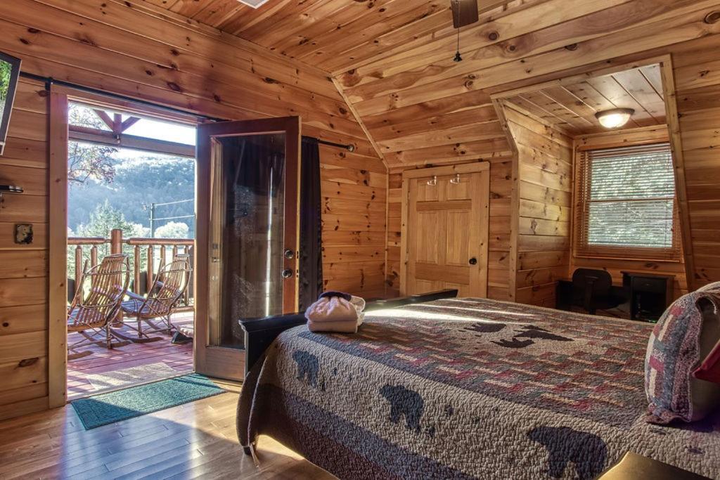 Papa Bear, Hot Tub, Wifi, 1089 Free Tickets Each Paid Day, Dollywood And More Сивиървил Екстериор снимка