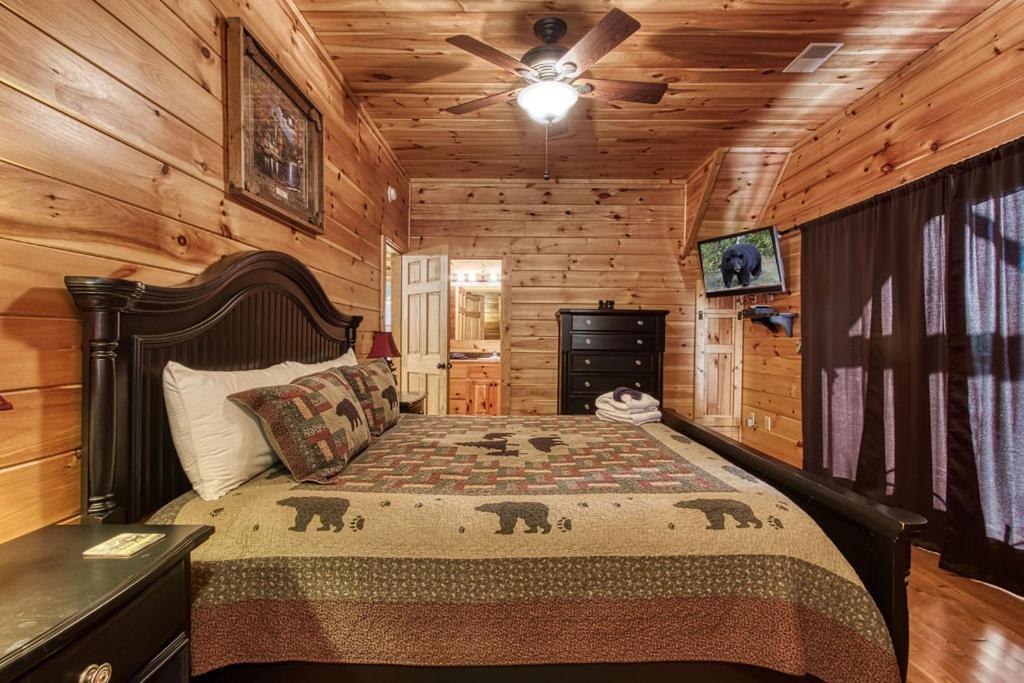 Papa Bear, Hot Tub, Wifi, 1089 Free Tickets Each Paid Day, Dollywood And More Сивиървил Екстериор снимка