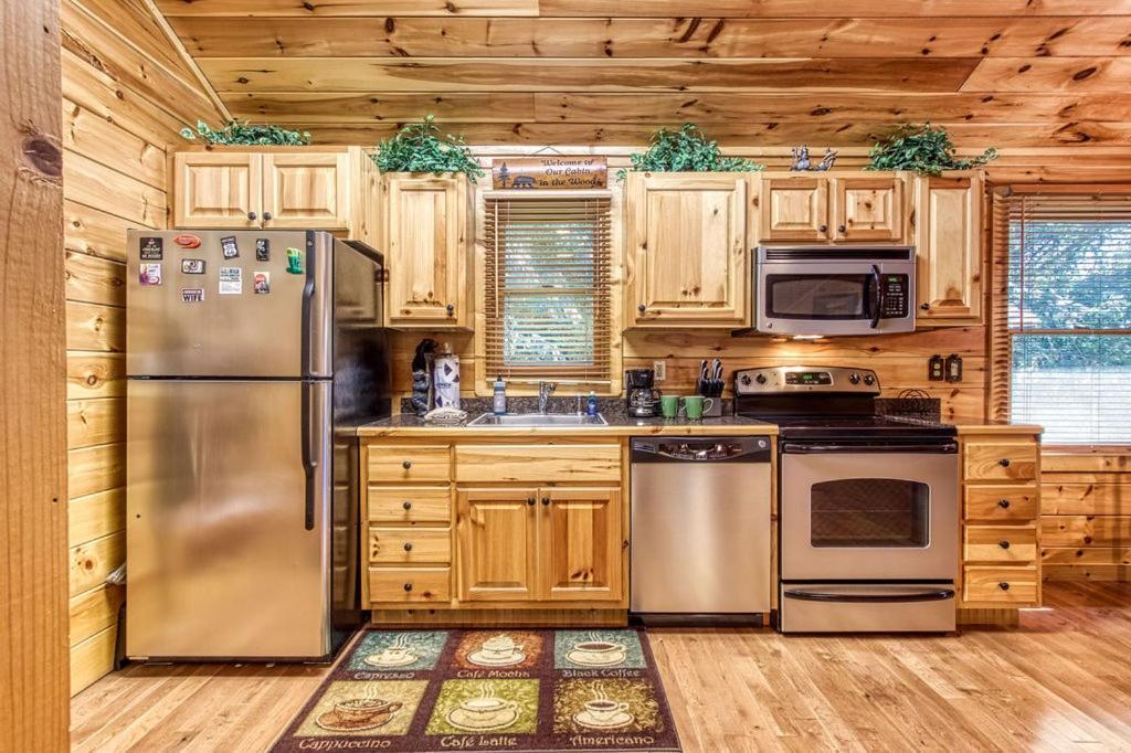 Papa Bear, Hot Tub, Wifi, 1089 Free Tickets Each Paid Day, Dollywood And More Сивиървил Екстериор снимка