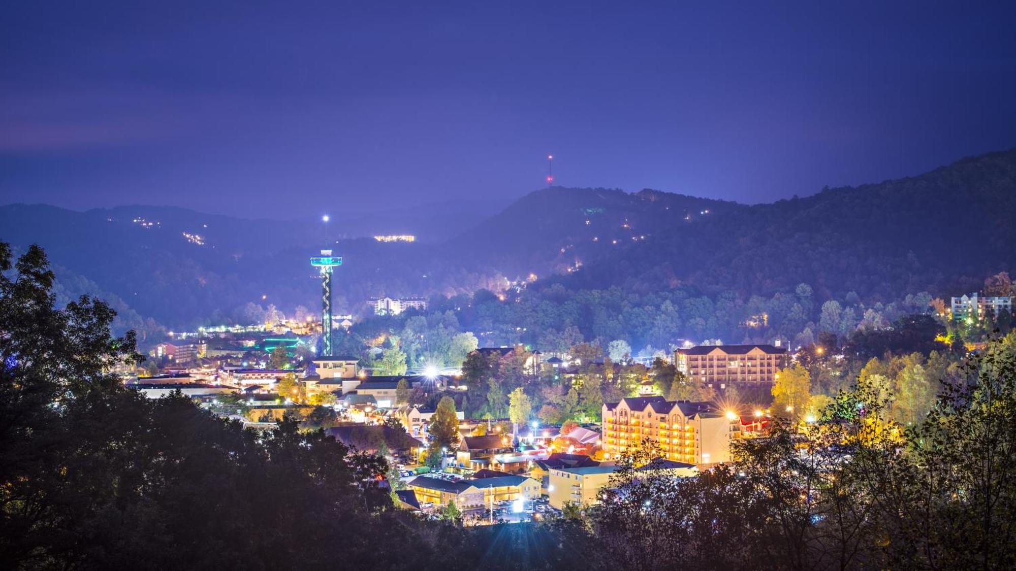 Papa Bear, Hot Tub, Wifi, 1089 Free Tickets Each Paid Day, Dollywood And More Сивиървил Екстериор снимка